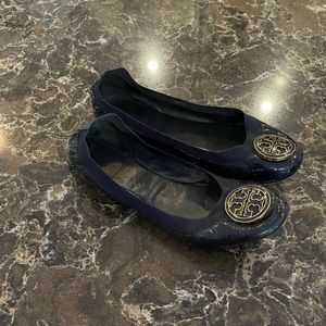 Tory Burch ballet flat size 7, navy blue patent leather